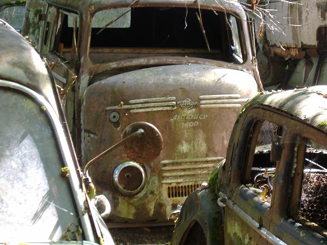 Autofriedhof - 191.JPG - Historischer Autofriedhof,    Gürbetal (CH)